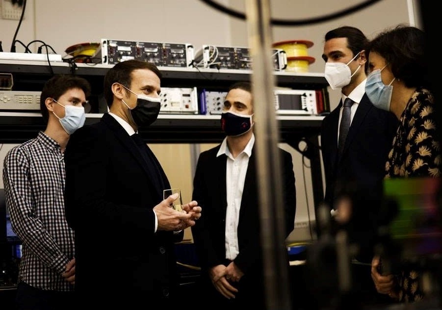 President Macron visits C2N lab